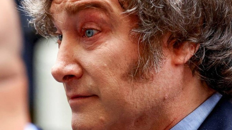 Nueva encuesta ubica a Javier Milei en terreno crítico a un año de gestión