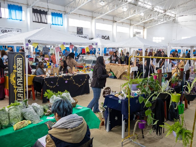 EMPRENDEDORES Y PYMES DE LA REGIÓN SE FORTALECEN EN LA 3ª EXPO “EMPRENDER DESDE EL SUR”