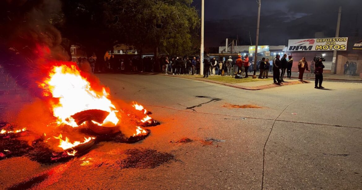 Bajo el grito desgarrador de “Justicia por Agostina”, una marea humana colapsó Circunvalación y encendió la furia popular en Córdoba