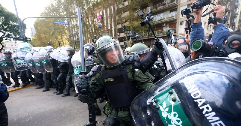 La CIDH alerta sobre un “cóctel” de ajuste, represión y deterioro democrático en la Argentina de Javier Milei