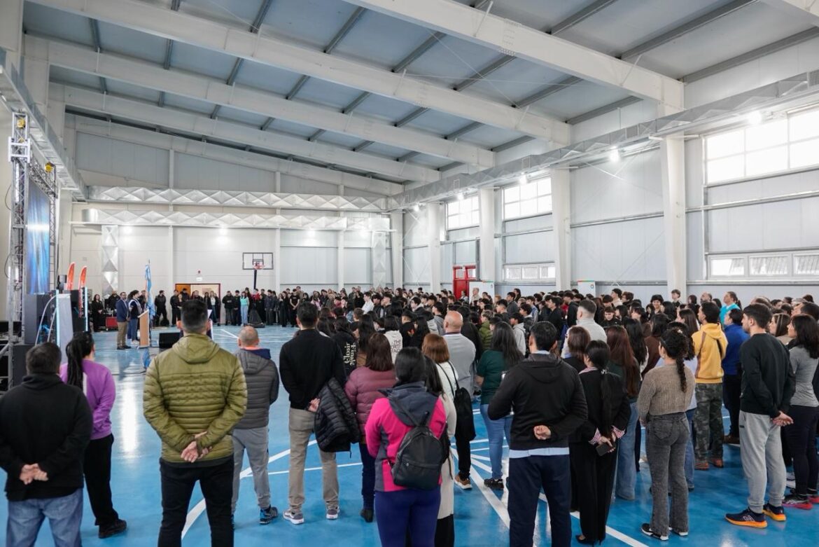 QUEDÓ INAUGURADO EL NUEVO GIMNASIO DEL COLEGIO SOBERANÍA NACIONAL