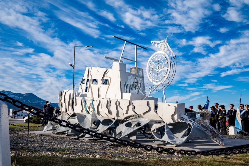 EL MUNICIPIO DE USHUAIA ACOMPAÑÓ EL ACTO POR EL 44° ANIVERSARIO DE LA ACTUACIÓN EN MALVINAS DE LA PREFECTURA NAVAL ARGENTINA