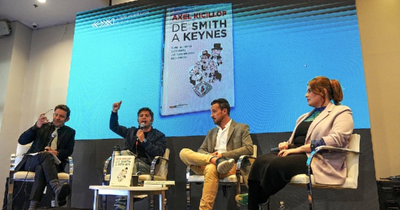 Kicillof desafía el canon liberal y reedita su obra económica con una crítica feroz al “Riesgo Milei”