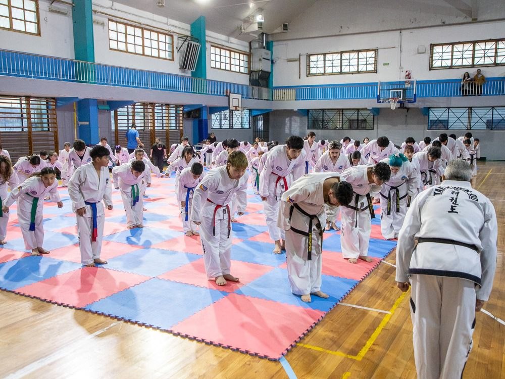 LA ESCUELA DE TAEKWONDO DE LOS CENTROS COMUNITARIOS MUNICIPALES FESTEJÓ SU 10º ANIVERSARIO