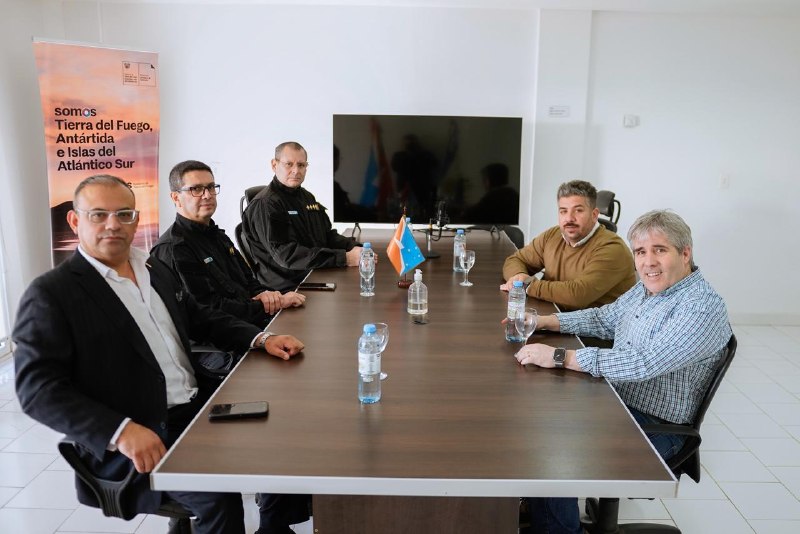 GOBIERNO ACORDÓ INCREMENTO SALARIAL CON LA POLICÍA DE LA PROVINCIA Y EL SERVICIO PENITENCIARIO