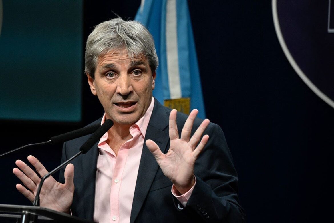 La hoja de ruta oficial hacia 2028: Caputo desglosa la rebaja escalonada de los tributos al agro mientras el ajuste fiscal sigue su curso