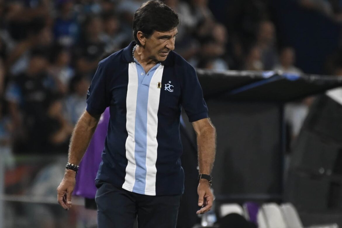 El ocaso de un ciclo apasionado: Gustavo Costas dejó de ser el entrenador de Racing tras una pronunciada cuesta abajo