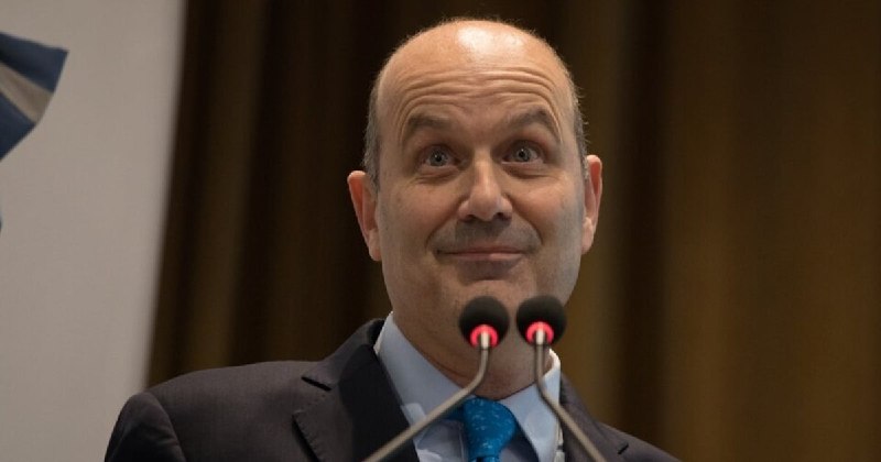 Sturzenegger justifica la poda de más de dos billones de pesos y sostiene que “el sacrificio lo asume la casta política”