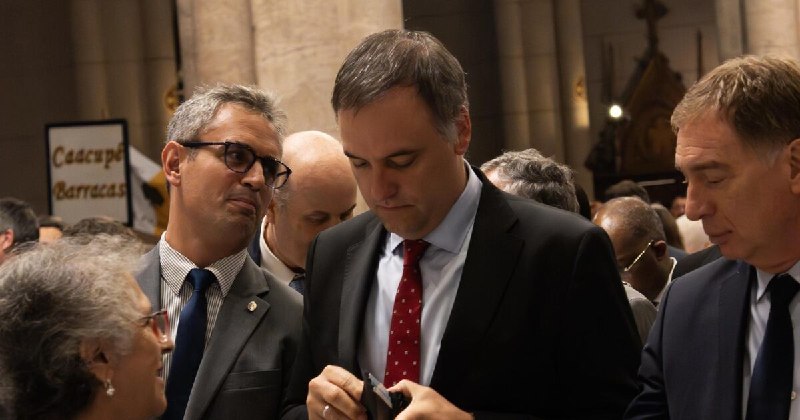 El rompecabezas patrimonial de Adorni se expande: más de 80.000 dólares en criptomonedas se suman a una millonaria lista de desembolsos en efectivo