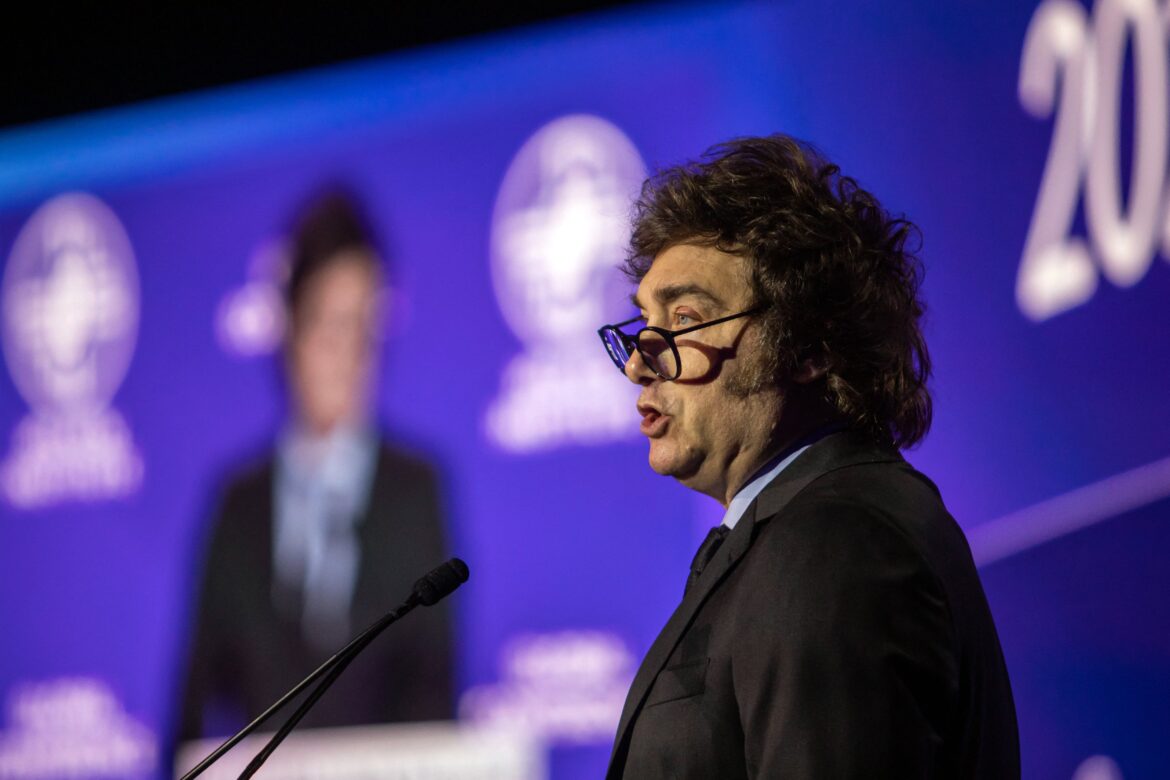 El peregrinaje transatlántico del mandatario: cuarta incursión a Estados Unidos en el año y debate por los costos de la ausencia doméstica