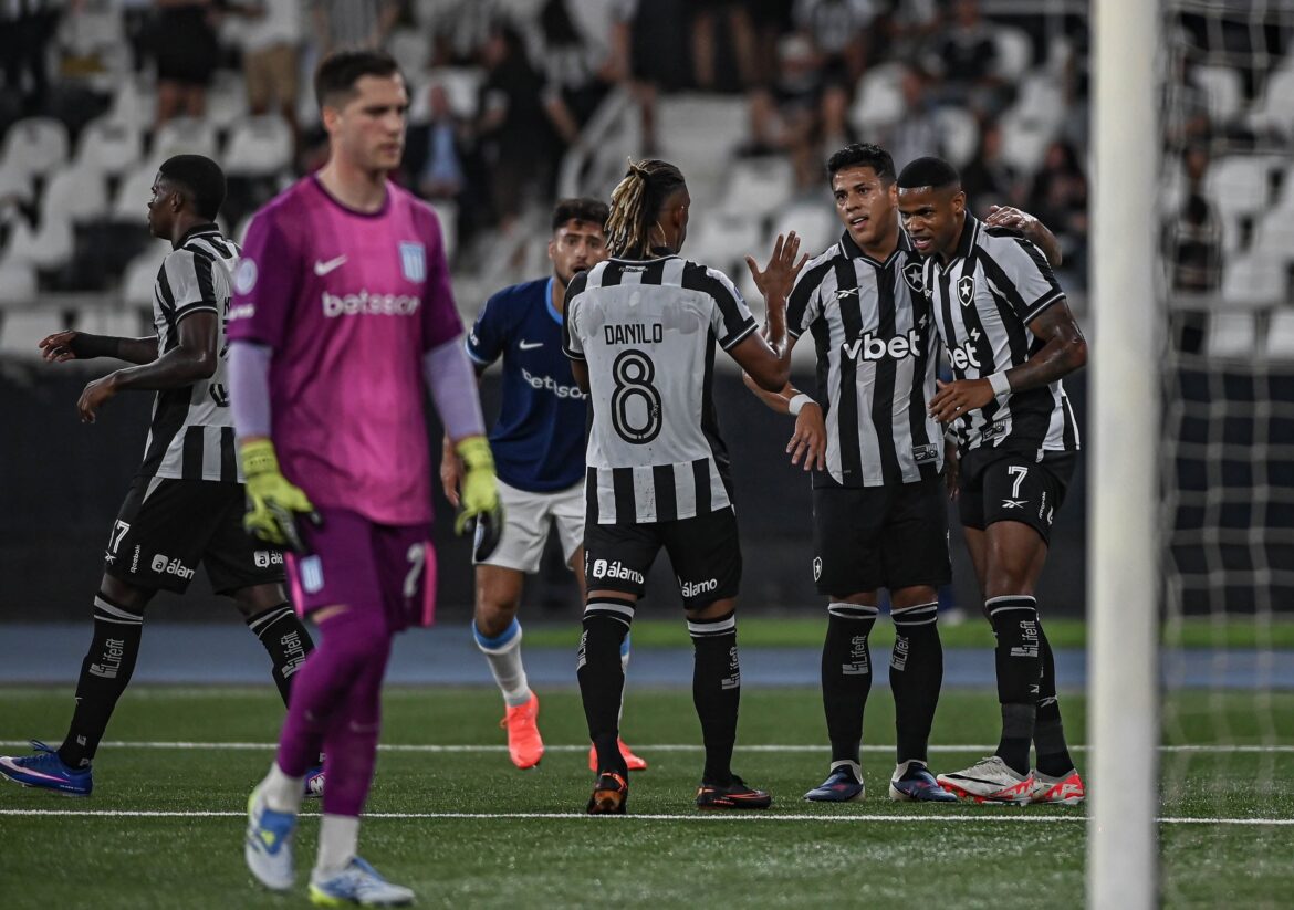 Golpe de autoridad: Botafogo somete a Racing, lo deja al borde del abismo y se consagra líder absoluto en el Grupo E