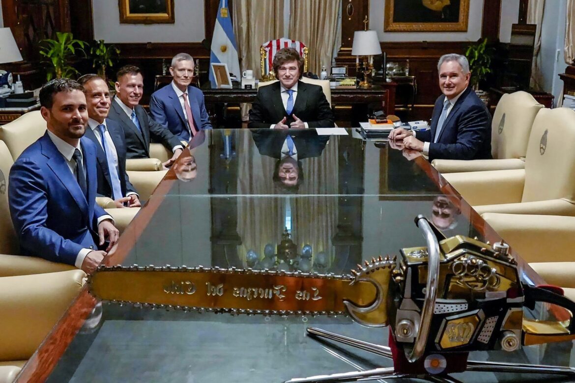 El gobierno remite al Parlamento un régimen de privilegios para megacorporaciones tecnológicas bajo la sombra de Peter Thiel y Elon Musk