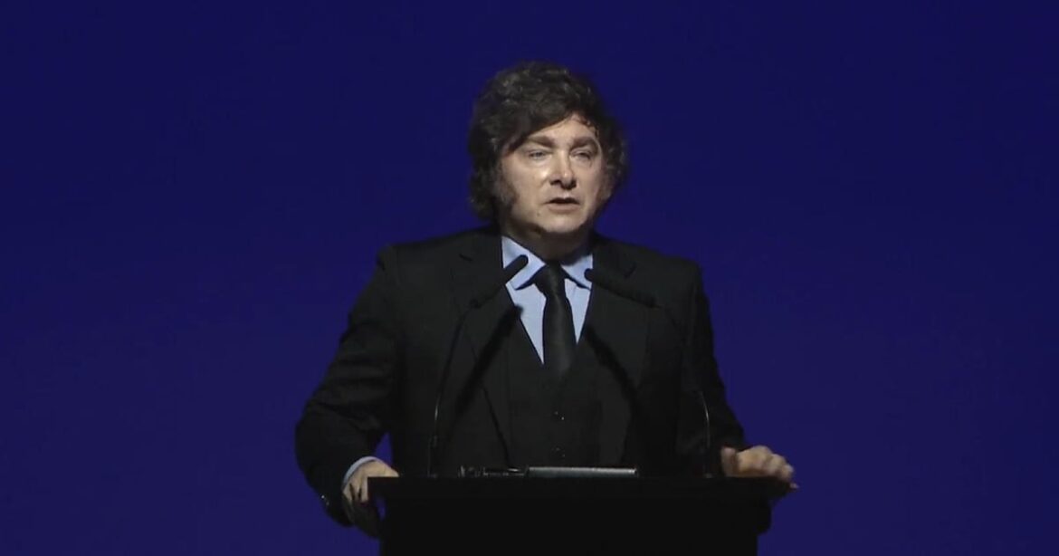 La euforia oficialista frente a la grieta judicial y social: Milei exhibe su balance triunfalista en la gala de la Fundación Faro mientras el Gobierno enfrenta investigaciones incómodas y un consumo que se desmorona
