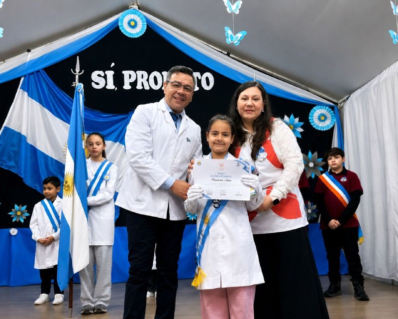 UNA ESTUDIANTE DE BASE ESPERANZA REALIZÓ SU PROMESA DE LEALTAD A LA BANDERA