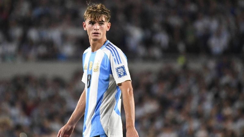 El estado físico de Nicolás Paz enciende las alarmas en la Selección Argentina: Lionel Scaloni ya activó a un reemplazante de emergencia