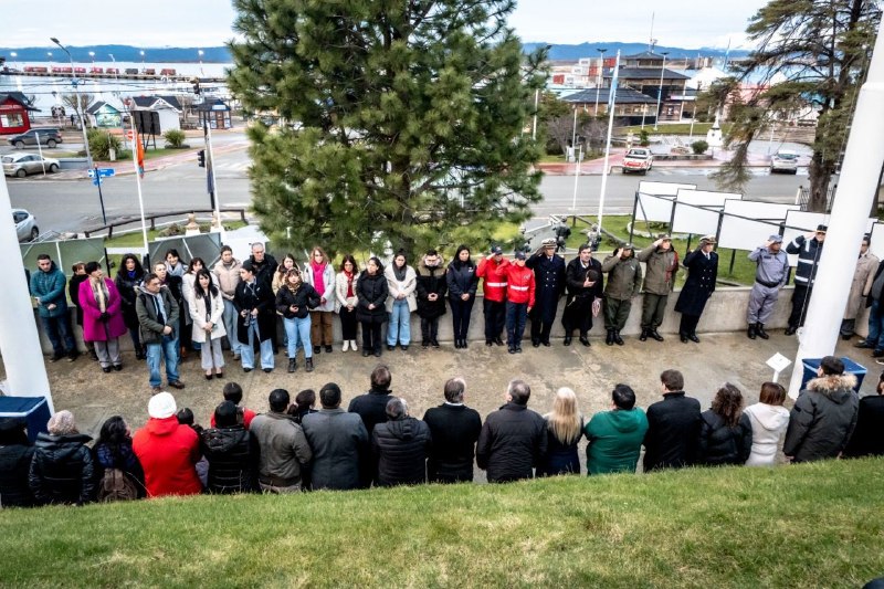 EL MUNICIPIO ACOMPAÑÓ EL ACTO POR EL DÍA DE LA BANDERA EN USHUAIA