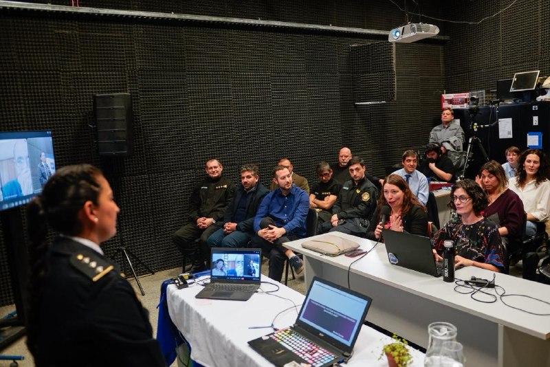 CON UNA PROPUESTA INNOVADORA CONTRA LA VIOLENCIA DE GÉNERO MUJER POLICÍA DE TIERRA DEL FUEGO ES LA PRIMERA EN GRADUARSE COMO LICENCIADA EN SEGURIDAD PÚBLICA