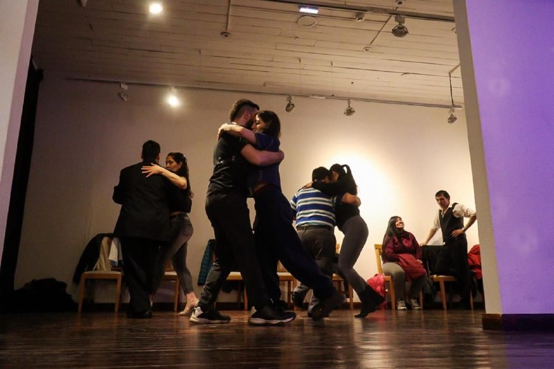 EL TANGO Y LA MILONGA ABRIERON LA FIESTA NACIONAL DE LA “NOCHE MÁS LARGA” 2026