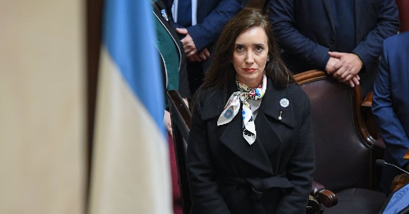 La grieta celeste y blanca: Milei respalda a Adorni en Rosario mientras Villarruel irrumpe en el acto sin pergamino oficial