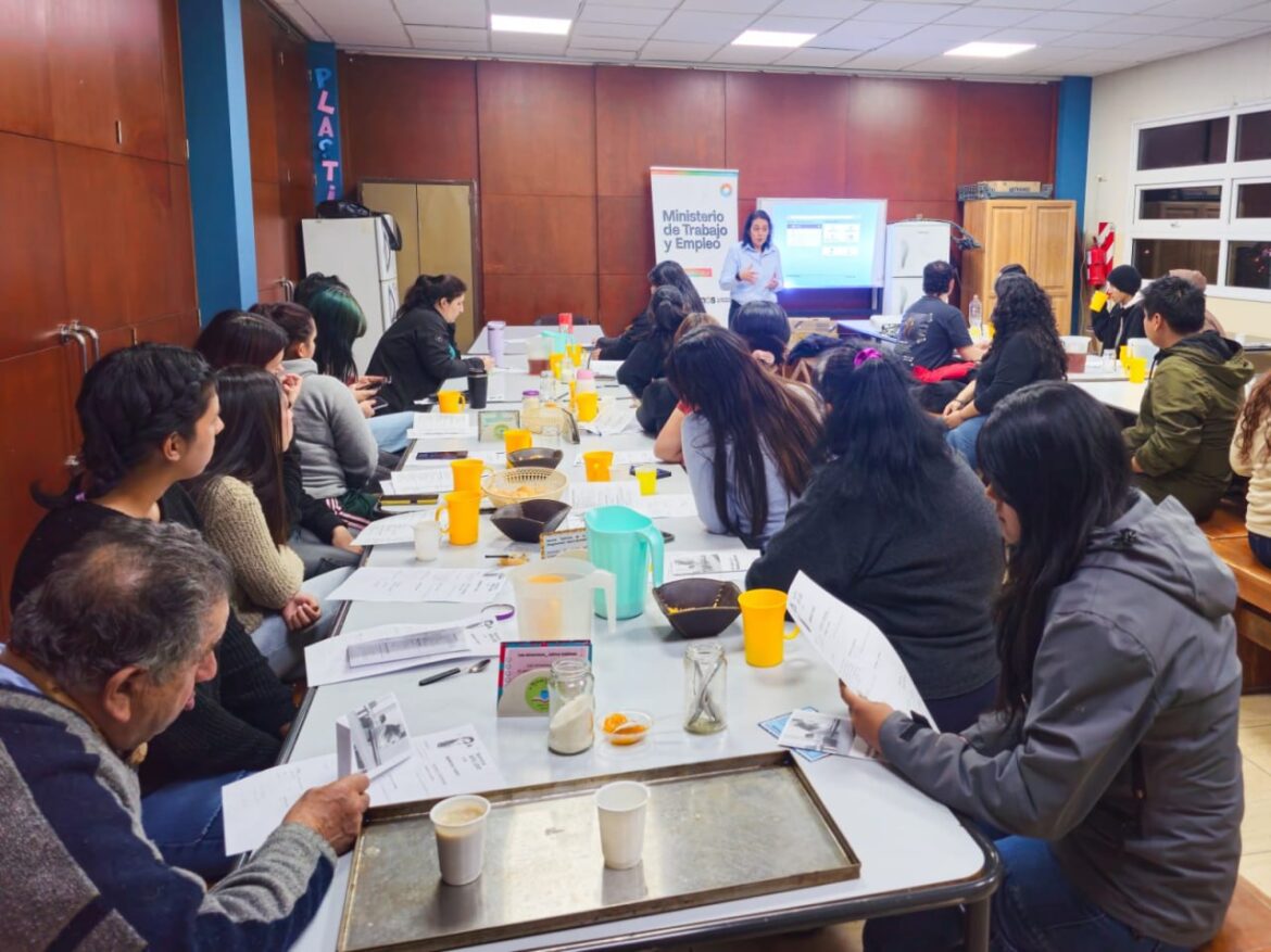 GOBIERNO BRINDÓ CAPACITACIONES LABORALES A ESTUDIANTES DE LOS CENS