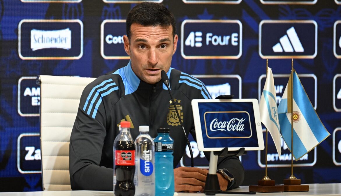 Scaloni baraja un esquema alternativo en la retaguardia para el estreno mundialista ante Argelia