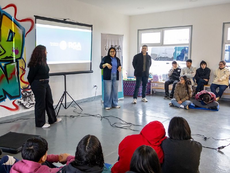 SE REALIZÓ UNA NUEVA CHARLA-TALLER DEL CICLO “SALUD MENTAL EN FOCO”
