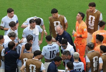 Bielsa asume el fracaso de los puntos perdidos y apunta a la cesión del control como el error capital ante Cabo Verde