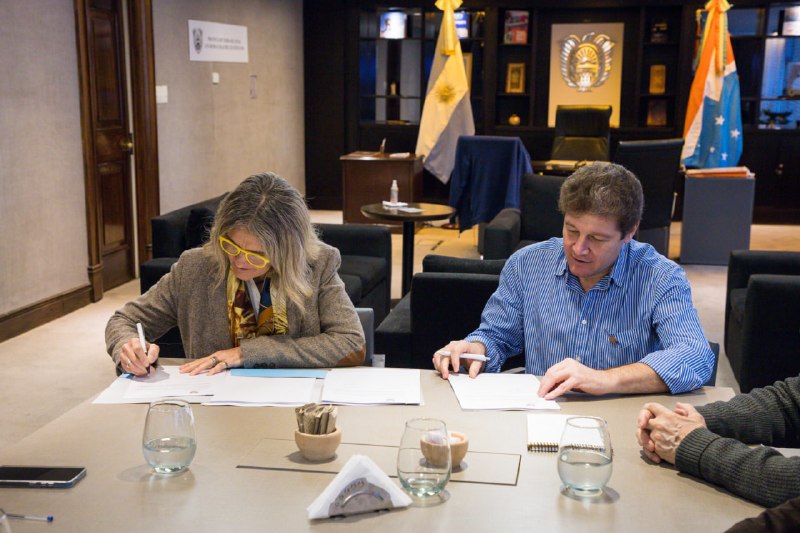 TIERRA DEL FUEGO Y SENASA FIRMAN UN CONVENIO ESTRATÉGICO PARA TRANSFORMAR A LA PROVINCIA EN EL POLO ACUÍCOLA AUSTRAL