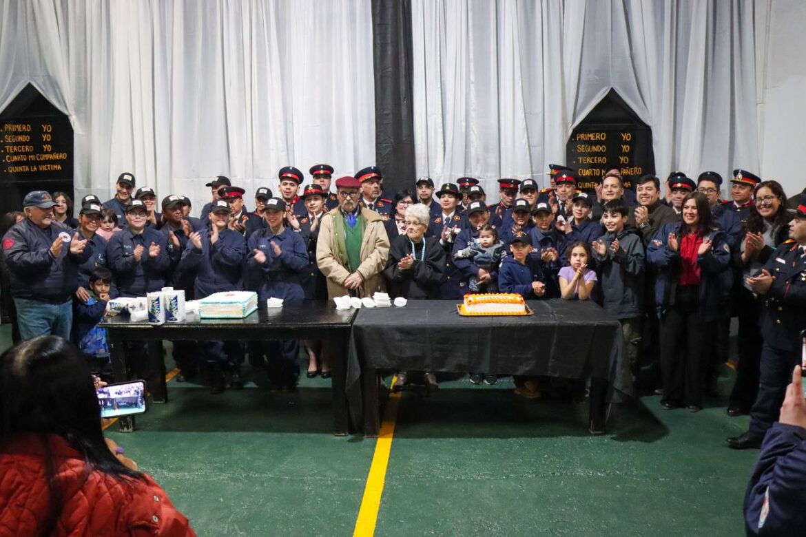 El Municipio acompañó el 27° aniversario del Cuartel de Bomberos Voluntarios Tolhuin