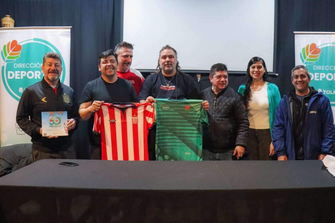 Estudiantes de La Plata compartió una charla deportiva en Tolhuin