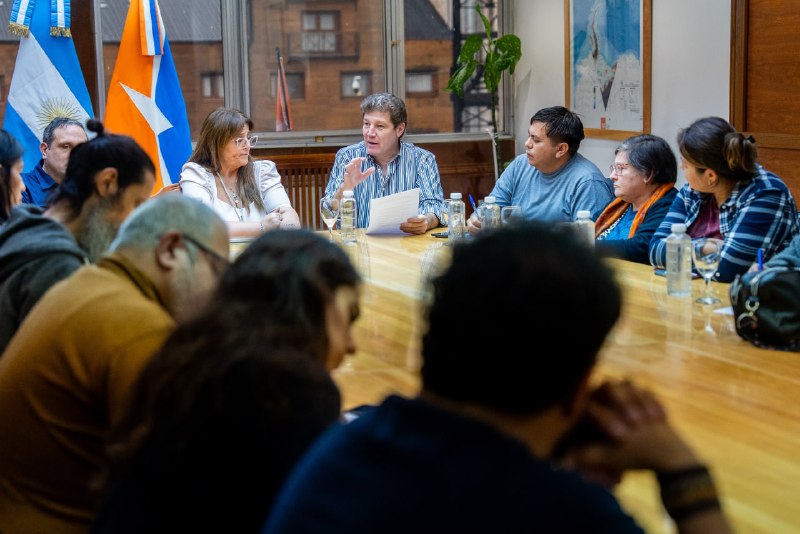 EL GOBERNADOR MELELLA ENCABEZÓ UNA PRIMERA MESA DE TRABAJO CON VECINOS POR EL SUBSIDIO AL GLP