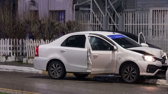 Trágico desenlace en Río Grande: un remisero perdió la vida tras embestir un poste de alumbrado
