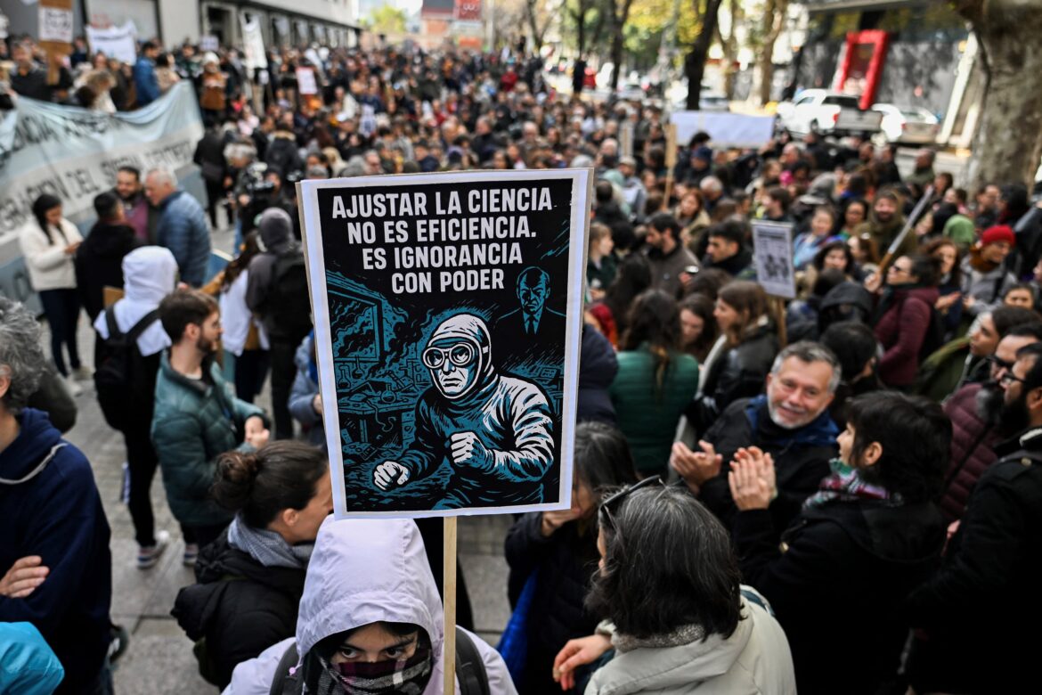 El CONICET al borde del abismo: denuncian el peor desfinanciamiento en la historia argentina y una fuga de cerebros inminente