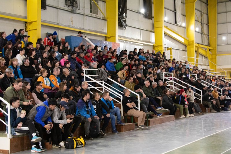LA SECRETARÍA DE DEPORTES INCORPORÓ UN DESFIBRILADOR EN LA CASA DEL DEPORTE DE USHUAIA Y CAPACITÓ A LA COMUNIDAD DEPORTIVA EN RCP