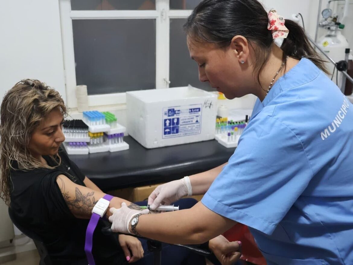 EL LABORATORIO MUNICIPAL ACERCA SUS SERVICIOS A LOS BARRIOS