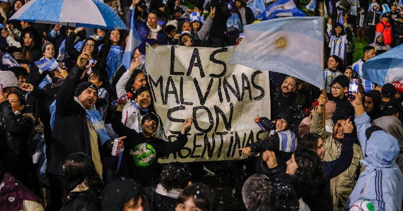 El enigma Malvinas y la afrenta del «patriotismo berreta»: el laberinto discursivo de un Presidente que tropieza con su propia sombra