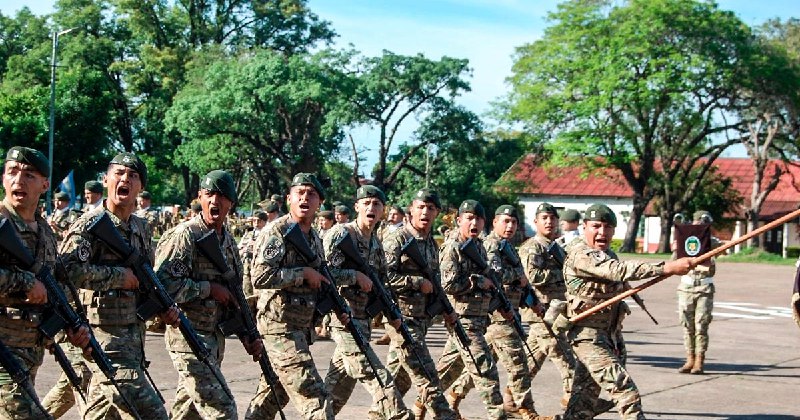 Furia en las filas castrenses: el Ejército silencia con mano de hierro las protestas de sus uniformados mientras crece el malestar por salarios de hambre y servicios básicos truncados
