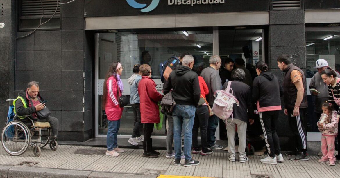 El laberinto de la exclusión: más de 227 mil solicitudes de pensión por discapacidad permanecen en la nebulosa estatal
