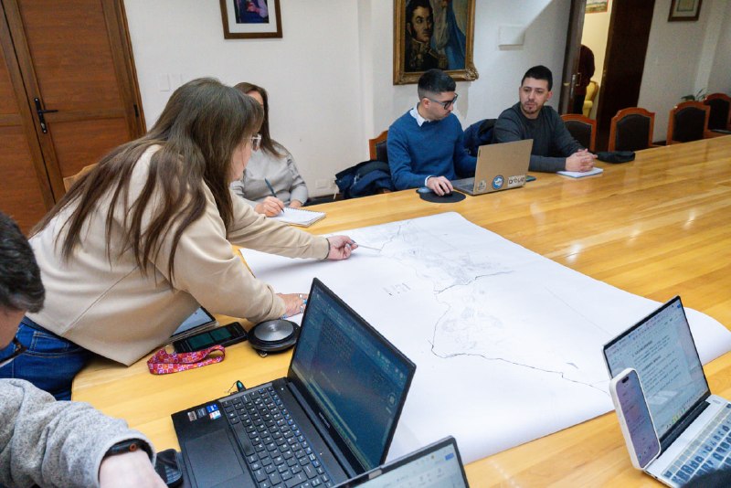EL GOBIERNO PROVINCIAL COORDINA UN DESPLIEGUE LOGÍSTICO HISTÓRICO PARA LA LLEGADA DEL EQUIPAMIENTO DE LA NUEVA USINA DE USHUAIA