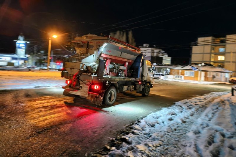 LA MUNICIPALIDAD DE USHUAIA CONTINÚA CON EL OPERATIVO INVIERNO PARA GARANTIZAR LA TRANSITABILIDAD EN LA CIUDAD