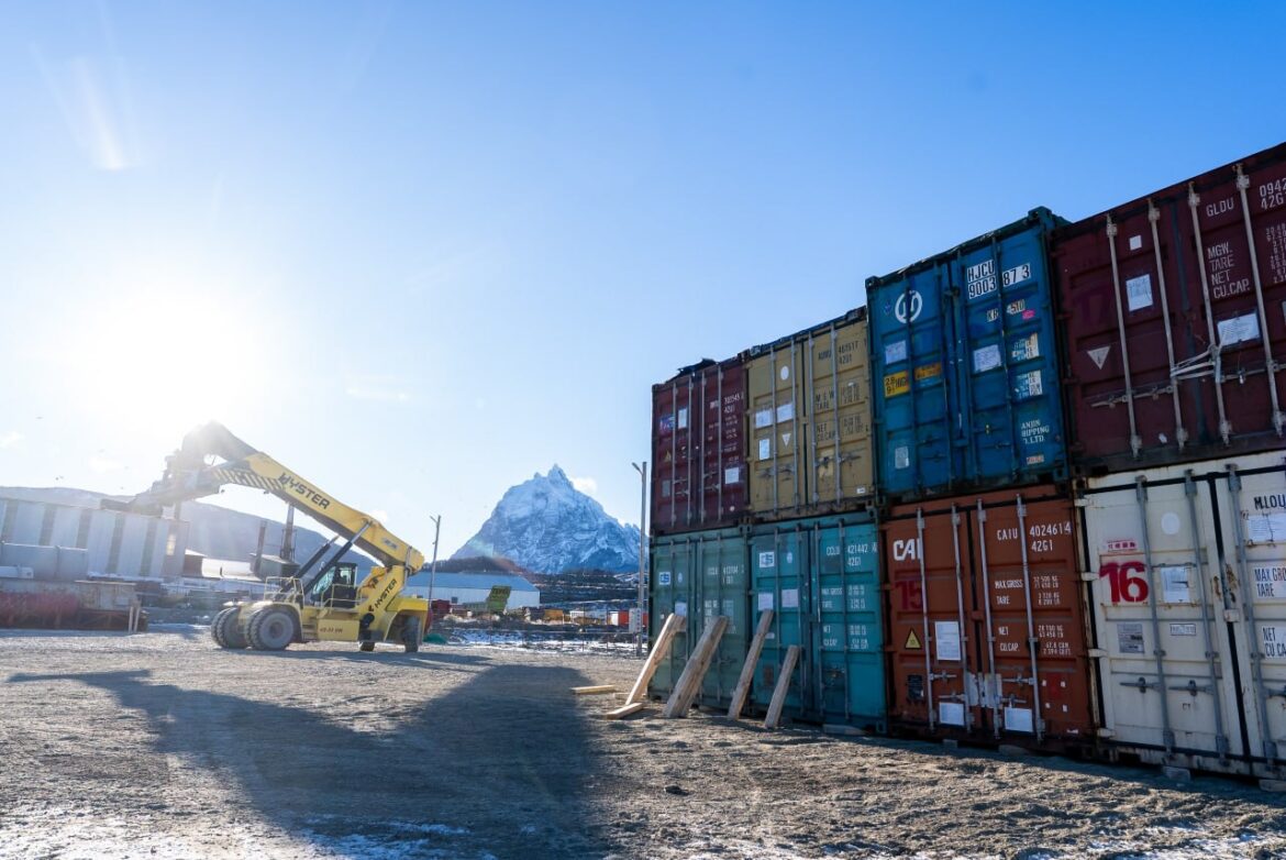 YA SE DESCARGÓ EL 25% DEL EQUIPAMIENTO DE LA NUEVA USINA DE USHUAIA