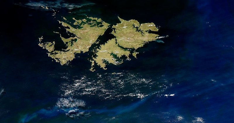 El Vocero Presidencial Encara con Siete Meses de Demora la Respuesta Oficial ante el Avance Petrolero en Malvinas