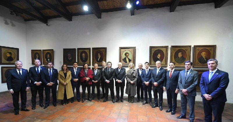 Gobernadores trazan su propio derrotero electoral ante la incertidumbre libertaria