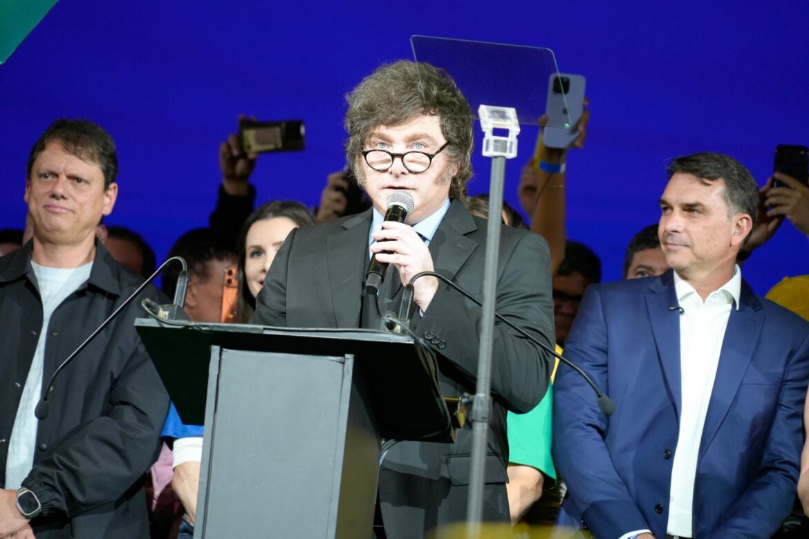 La ofensiva tropical de Milei: insulta a Lula, abraza a Bolsonaro y tensa la relación bilateral en su cruzada por la derecha regional