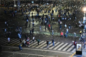 Fiesta trunca: la noche del Obelisco que terminó en violencia y caos