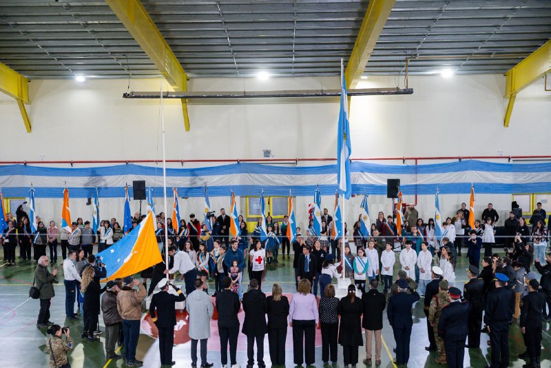 SE LLEVÓ A CABO EN USHUAIA EL ACTO CENTRAL POR EL 210° ANIVERSARIO DE LA DECLARACIÓN DE LA INDEPENDENCIA ARGENTINA