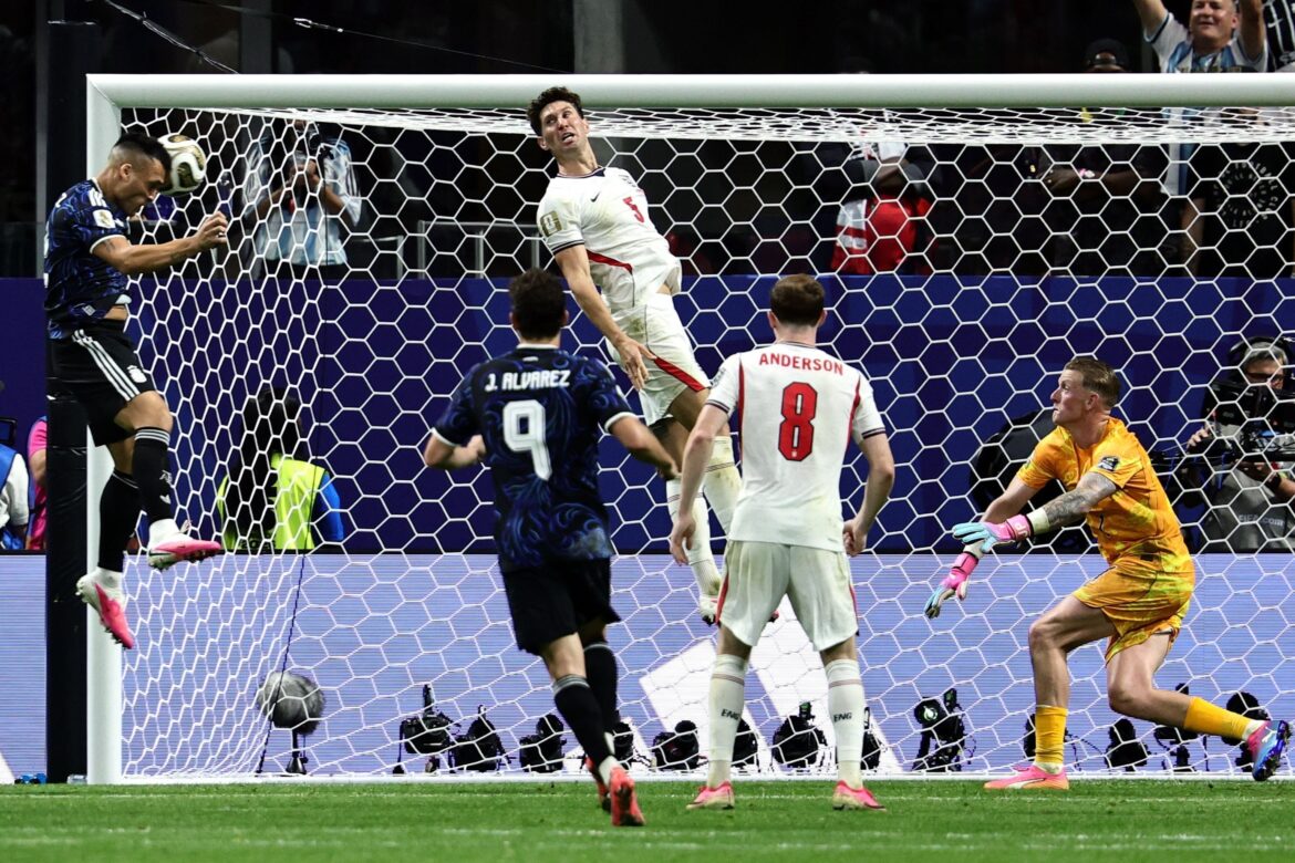 LA CABEZA DEL TORO Y EL CORAZÓN DE UNA NACIÓN: ARGENTINA DESATA EL ÉXTASIS Y VUELA A LA FINAL MUNDIAL
