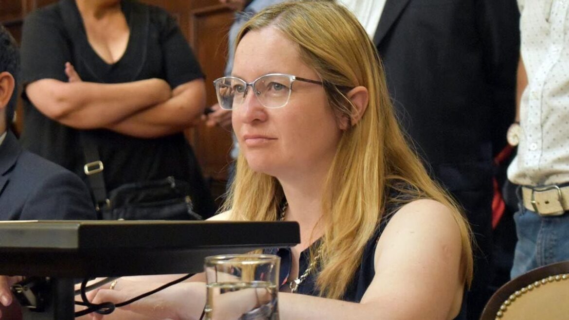 Escándalo diplomático: la vicegobernadora de Mendoza fue declarada «persona non grata» por Francia tras polémicos comentarios sobre la selección gala