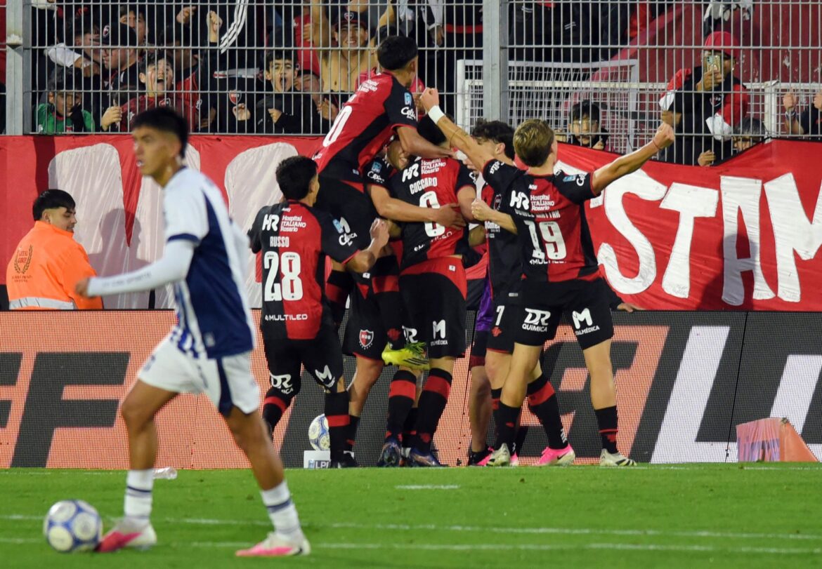Newell’s Despierta su Esencia en un Debut que Ilusiona al Parque