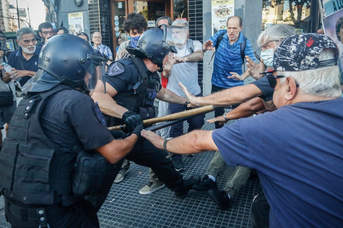 El costo de la disuasión: más de 2.000 millones de pesos en operativos contra jubilados durante 2025